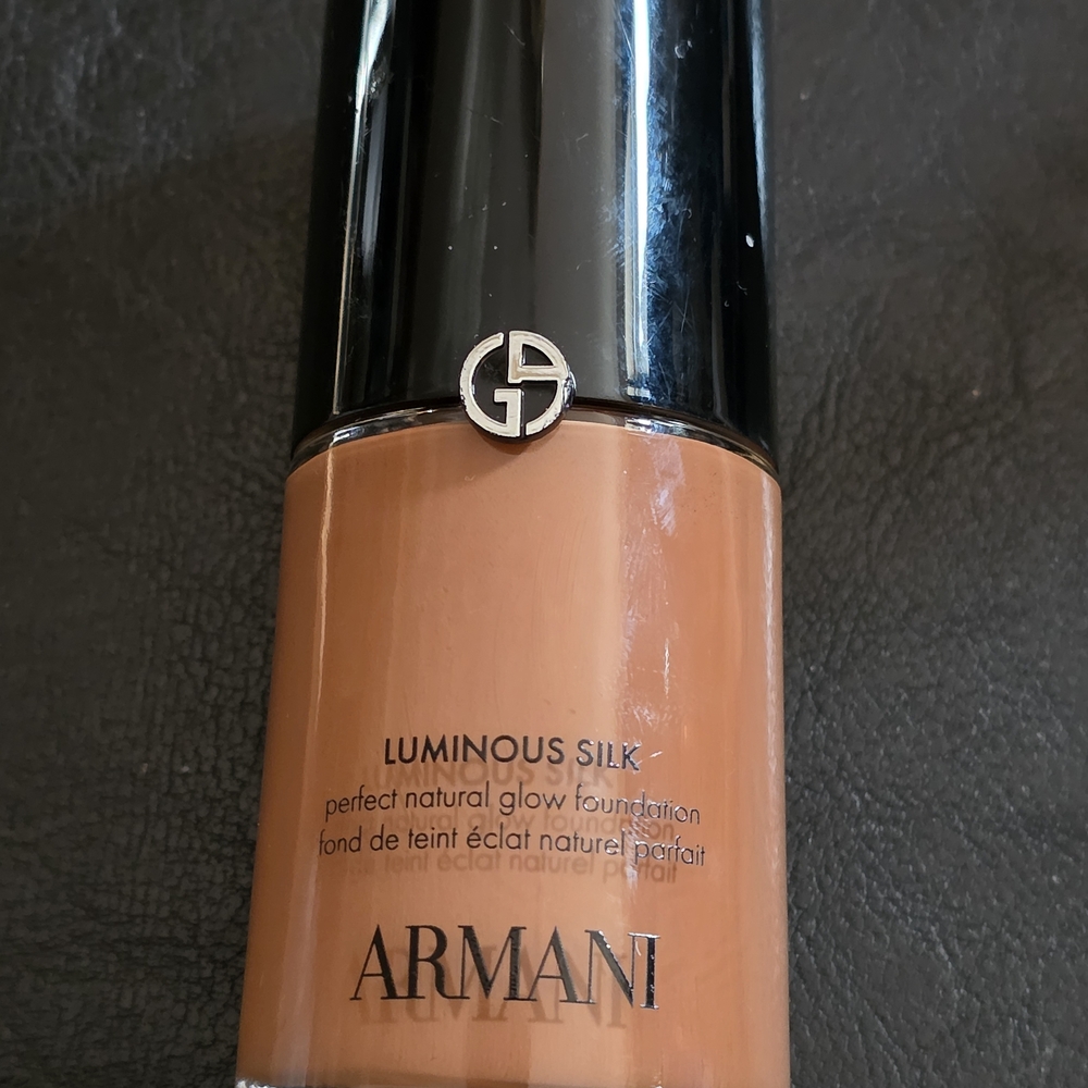 Giorgio Armani Luminous Silk Foundation - Tan